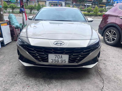 Hyundai Elantra 2022 Elantra 1.6 AT - 65000 km