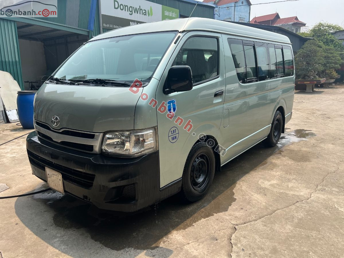 Xe Toyota Hiace 2.7 2010