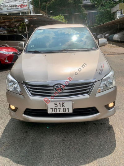 Xe Toyota Innova 2.0V 2013