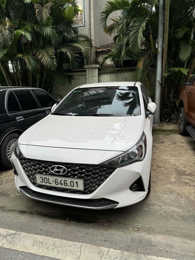 Hyundai Accent 2023 1.4 AT - 39000 km