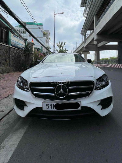 Mercedes Benz E Class 2019 E300 AMG - 35000 km