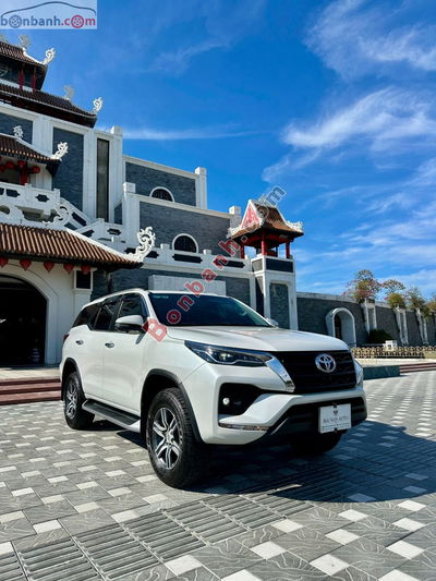 Xe Toyota Fortuner 2.4L 4x2 AT 2022
