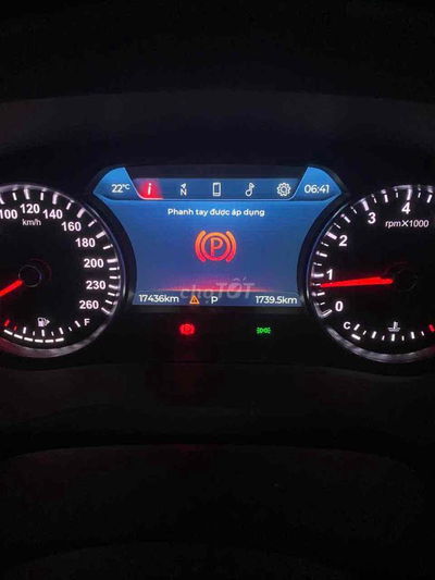 VinFast Lux A2.0 2022 A2.0 Tiêu chuẩn - 17500 km