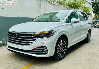 Xe Volkswagen Viloran Luxury 2024