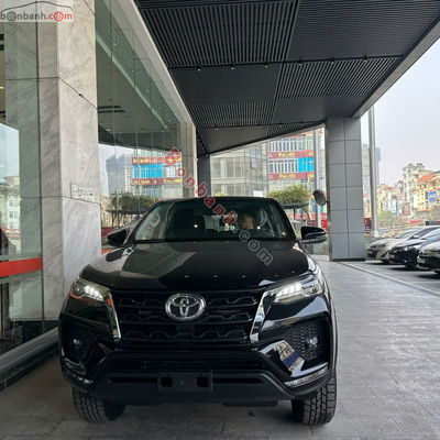 Xe Toyota Fortuner 2.4L 4x2 AT 2025