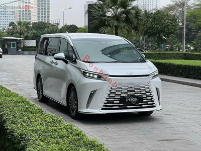 Xe Lexus LM 500h 2025