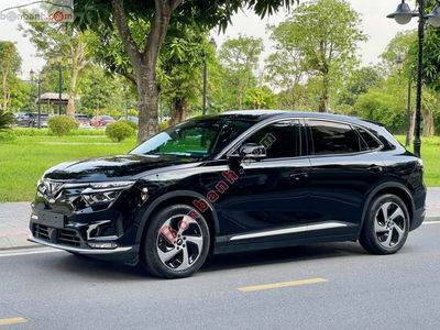 Xe VinFast VF8 Eco 2023