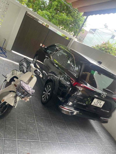 Toyota Avanza Premio 2023 CVT tự động 2024
