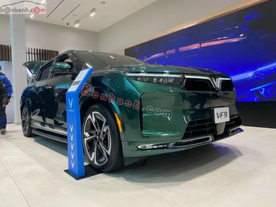Xe VinFast VF9 Eco 2025