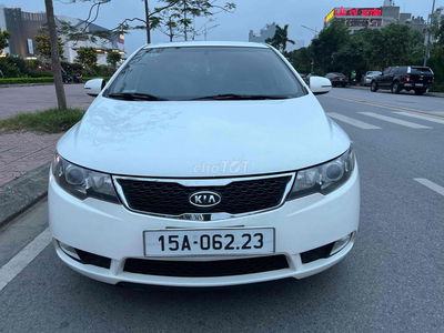 xe Kia Cerato nhập 1.6 hatchback siêu hiếm