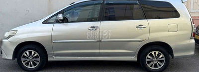 TOYOTA INNOVA TỰ ĐỘNG 2016