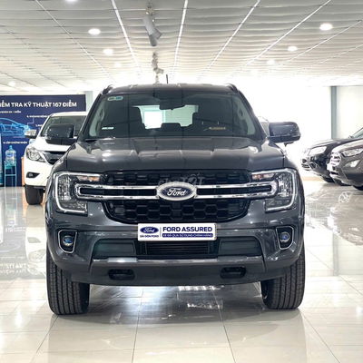 Ford Everest Ambiente xe cá nhân 2022