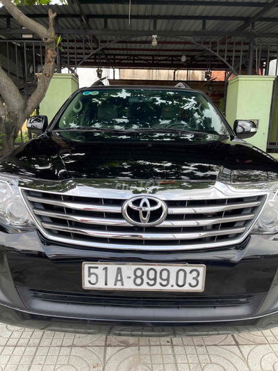 Toyota Fortuner 2014 2.7V 4x4 AT - 104000 km