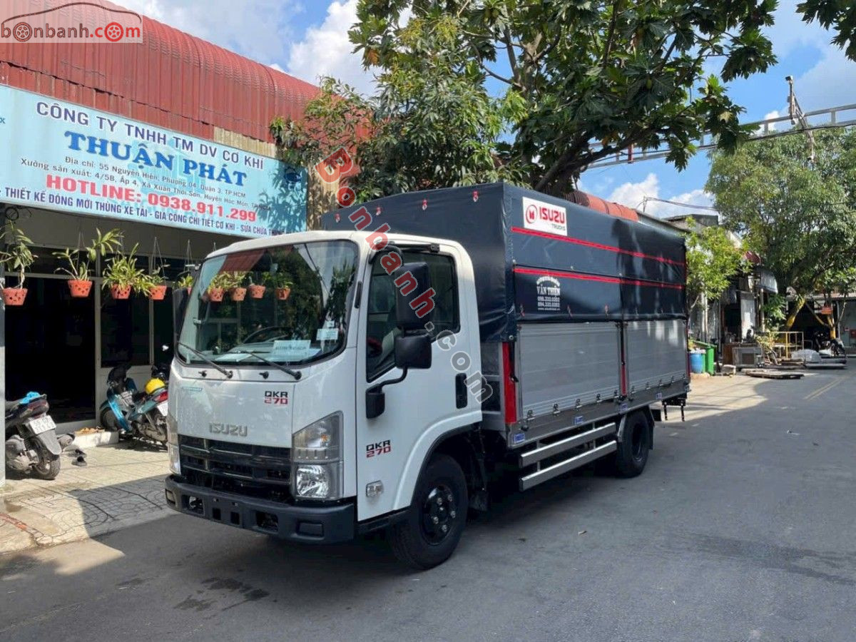 Xe Isuzu QKR QMR77HE5 Thùng Bạt 2025