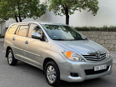 Toyota Innova 2011 G - 500000 km
