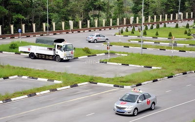 Học lái xe TPHCM trọn gói từ 15tr (hỗ trợ trả góp)