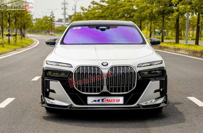 Xe BMW 7 Series 735i Pure Excellence 2023