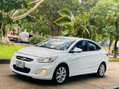 Hyundai Accent blue 2014