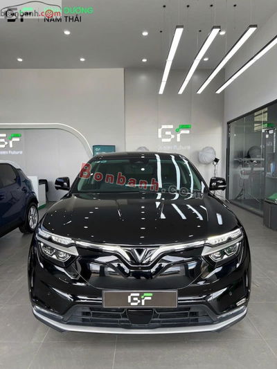 Xe VinFast VF8 Eco 2023