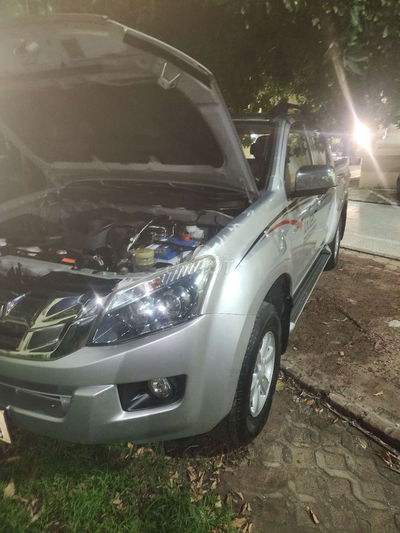 2016 LS 2.5 4x2 MT - 75000 km