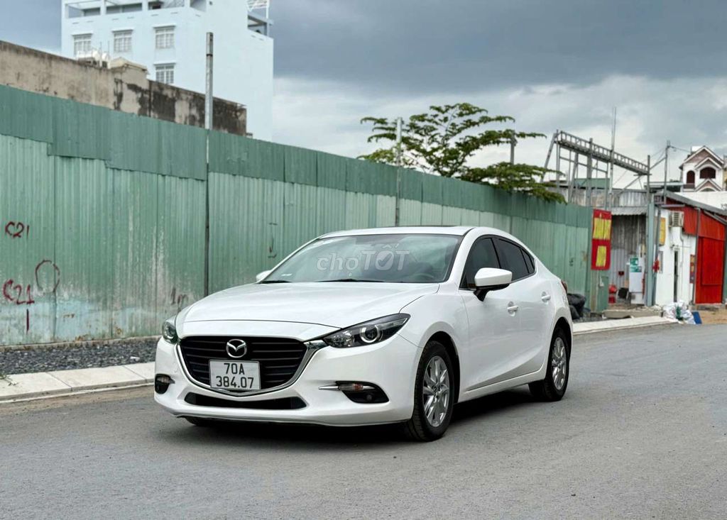 Mazda 3 sedan 1.5AT Luxury sx2019 - 72000 km