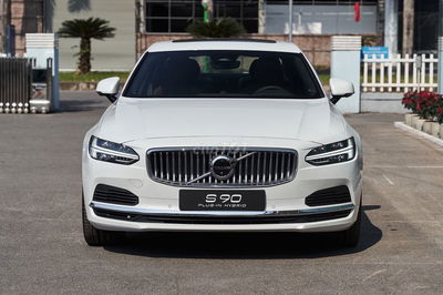 Volvo S90 T8 Plug-in Hybrid 2025, xe giao ngay