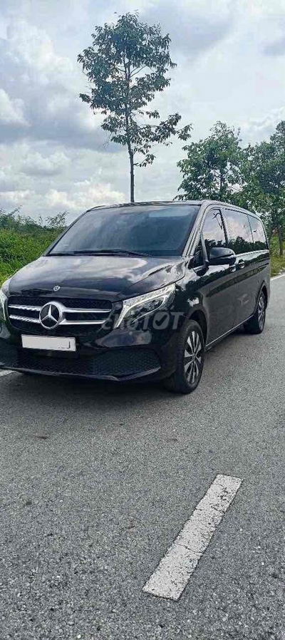 Xe chính chủ Mercedes V250 Luxury sx2021-69000 km