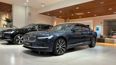 Volvo S90 B6 Ultra 2025 tặng gói ưu đãi 200tr
