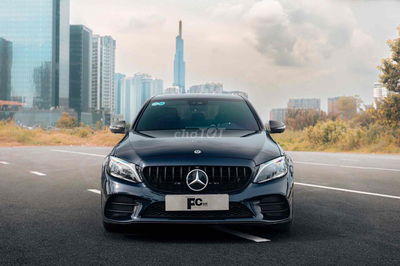 Mercedes C300 AMG 2019 nhiều option lên thêm