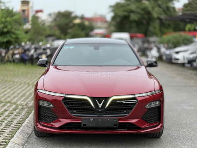 VinFast Lux A 2.0 AT 2021 màu đỏ đô - 4 vạn zin