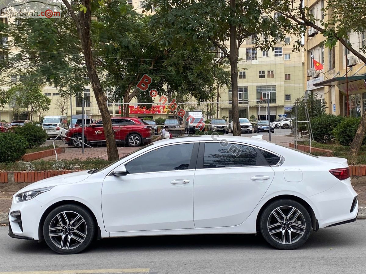 Xe Kia Cerato 1.6 AT Luxury 2021