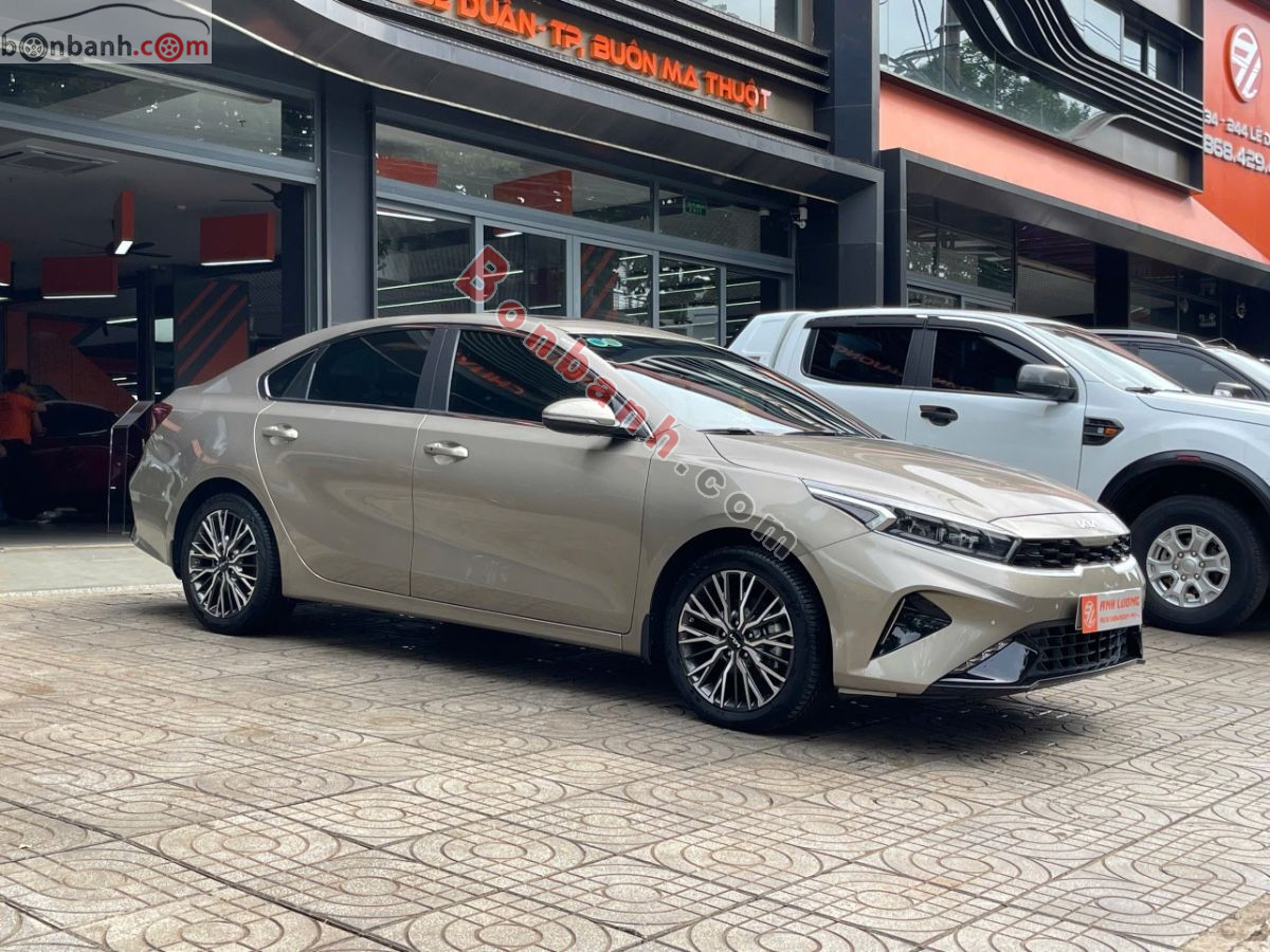 Xe Kia K3 Premium 2.0 AT 2022