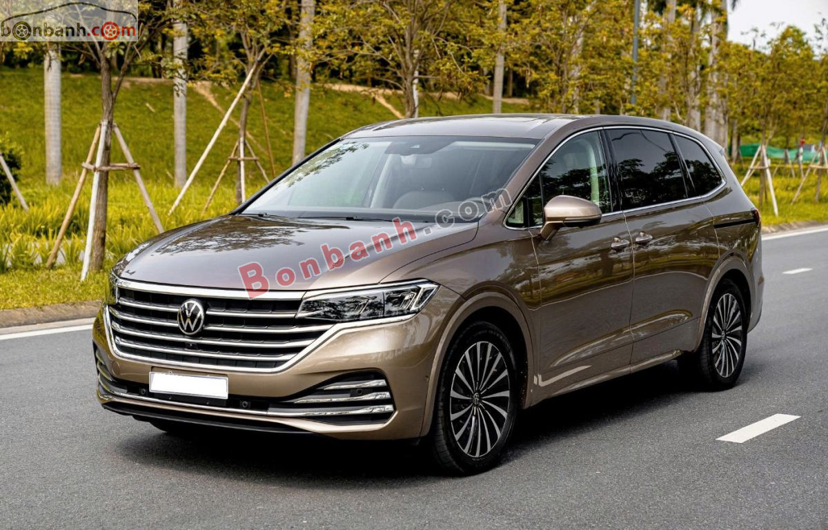 Xe Volkswagen Viloran Luxury 2023