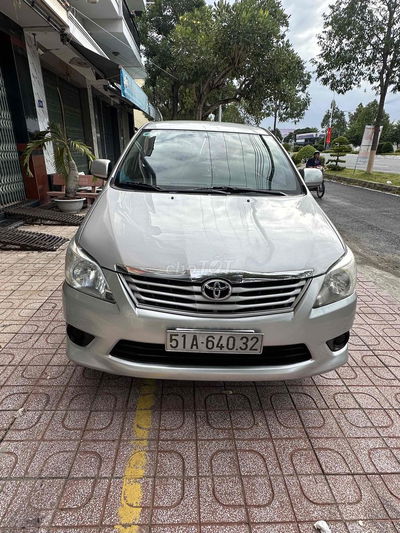Toyota Innova 2013 E - 90000 km