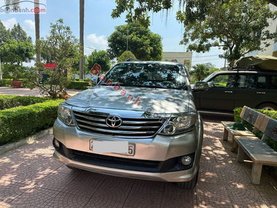 Xe Toyota Fortuner 2.7V 4x2 AT 2013