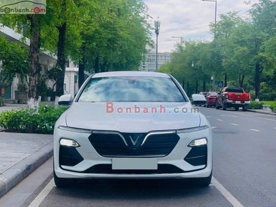 Xe VinFast Lux A 2.0 Premium 2.0 AT 2019