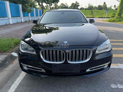 BMW 7 Series 750Li - V8-4.4L- bitubos - 2015