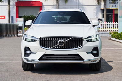 Volvo XC60 B6 Ultra 2025 ưu đãi 200 triệu đồng
