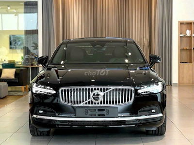 Volvo S90 B6 Ultra 2025 ưu đãi 200 triệu đồng