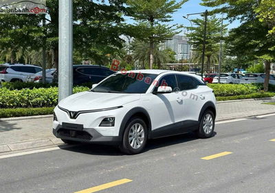 Xe VinFast VF6 Eco 2025