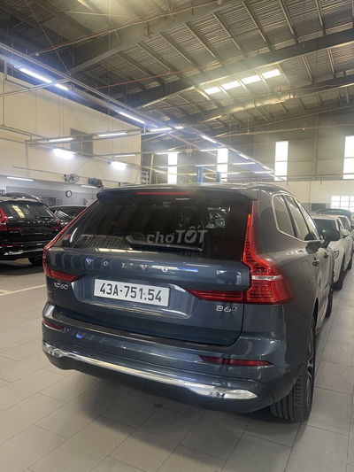Volvo XC60 2025 Ultral B6 AWD - 500 km