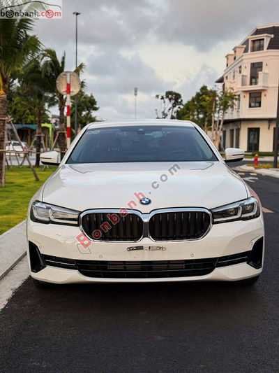 Xe BMW 5 Series 520i 2023