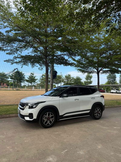 Kia Seltos 2022 Luxury 1.4 AT - 32000 km zin