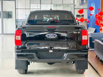 2025 Ranger XLS bank 85%, lãi 7,5% xe sẵn giao