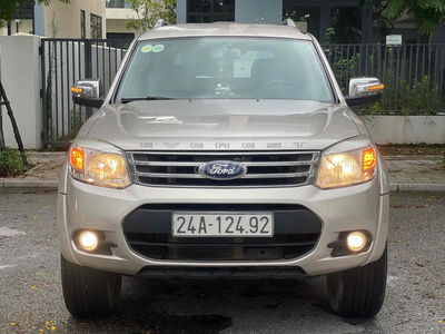 Ford Everest 2015 2.5L 4x2 MT - 20000 km