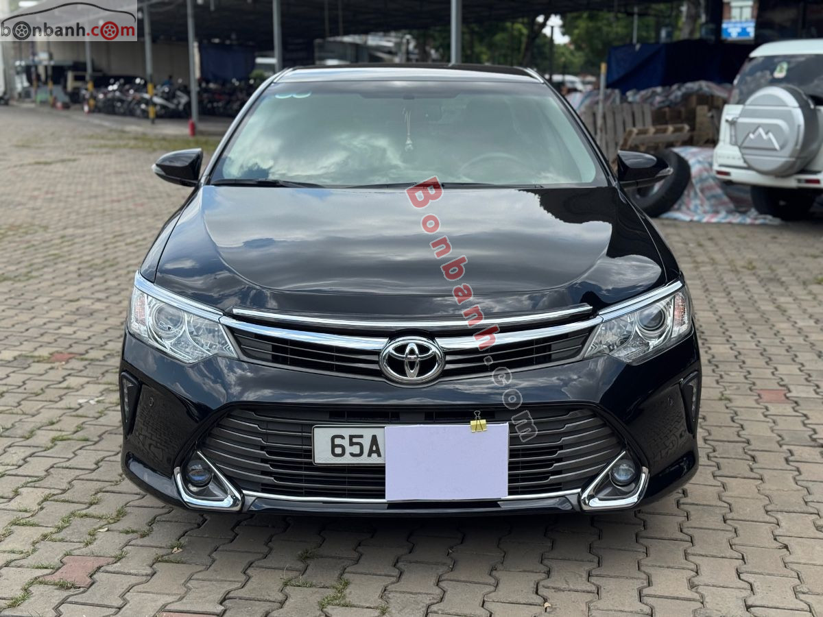 Xe Toyota Camry 2.5Q 2015