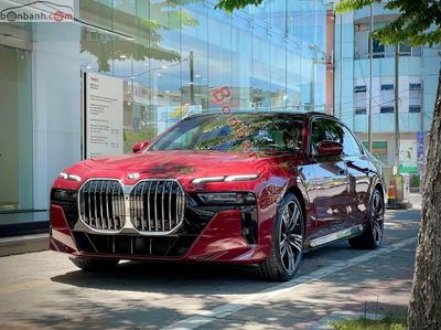 Xe BMW 7 Series 735i M Sport 2023