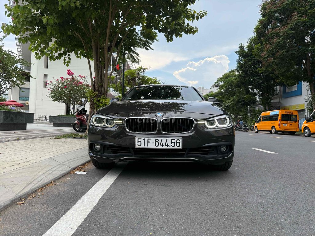 BMW 3 Series 2015 320i - 45000 km