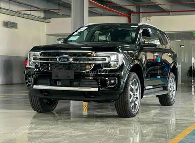 Ford Everest 2025 đủ màu, giao ngay, ưu đãi lớn