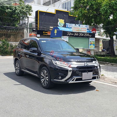 Xe Mitsubishi Outlander 2.0 CVT 2022
